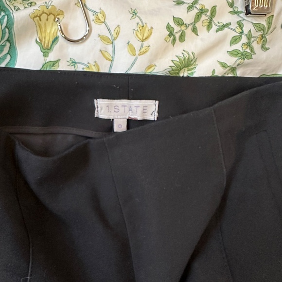 High-Waisted Black Shorts 0 - Picture 4 of 4